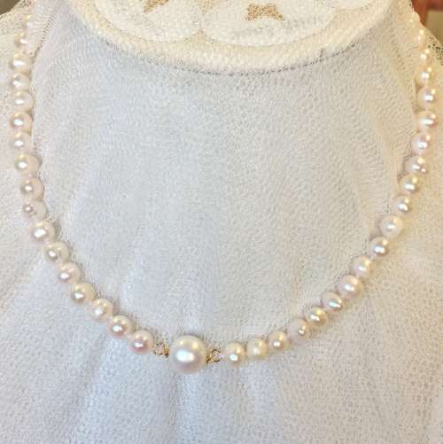 Genuine Pearl Necklace with Centre Feature Pearl - Beautiful