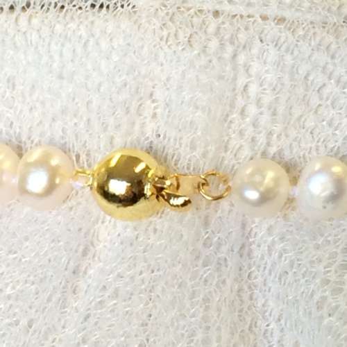 Genuine Pearl Necklace with Centre Feature Pearl - Beautiful