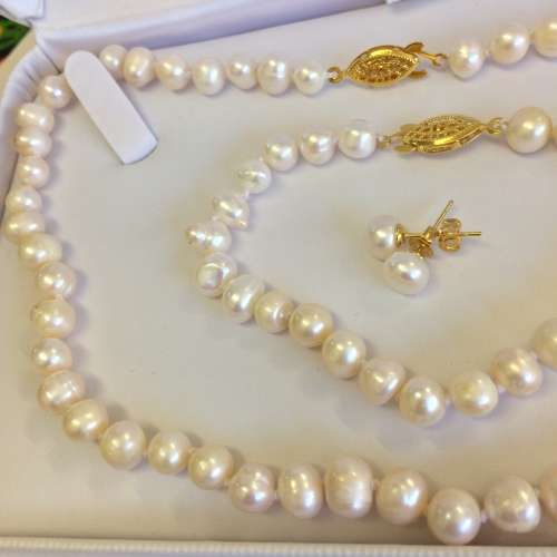 Genuine Pearl Set - Necklace, Bracelet and Earrings!!!