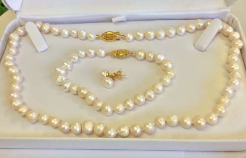 Genuine Pearl Set - Necklace, Bracelet and Earrings!!!