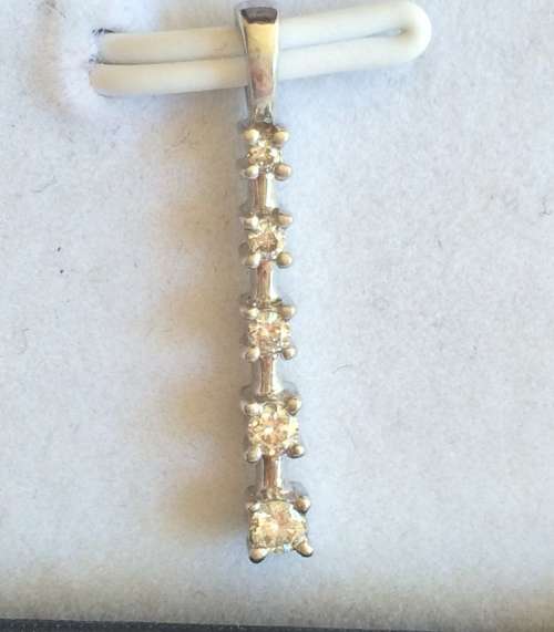 BROWNS GENUINE DIAMOND JOURNEY PENDANT | 9CT WHITE GOLD