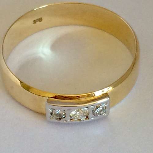 GENUINE DIAMOND 9CT GOLD RING 0.15TCW