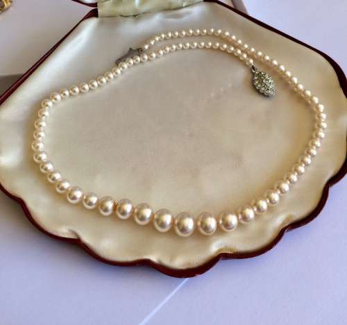 Vintage Glass Pearl Necklace - Delicate and Elegant