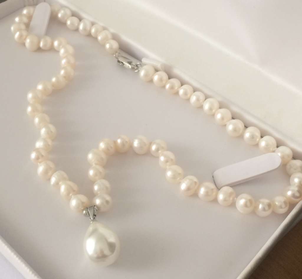 Genuine Pearl Necklace with Shell Pearl Drop Pendant - Beautiful
