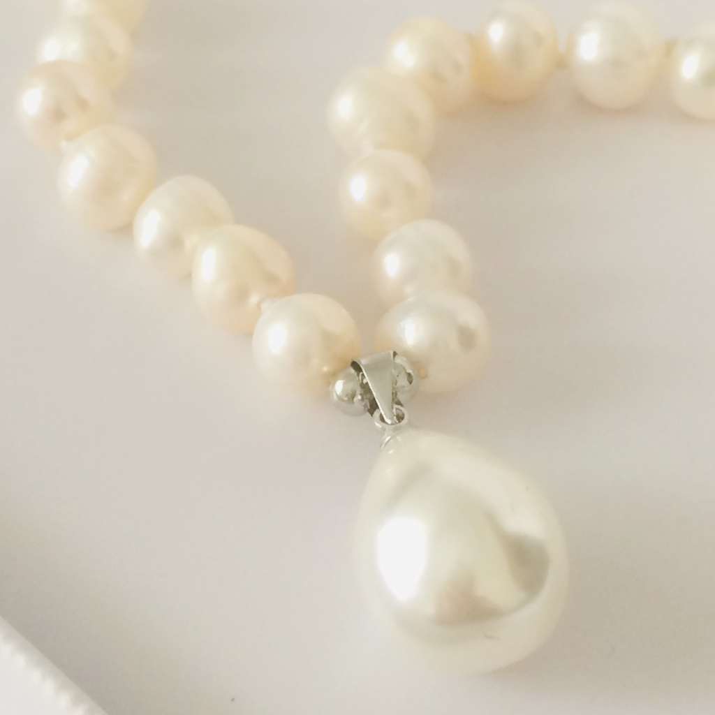 Genuine Pearl Necklace with Shell Pearl Drop Pendant - Beautiful