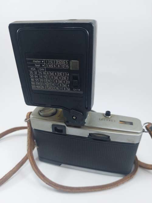 1967 Olympus Trip 35 & Sunpak GX14 Flash
