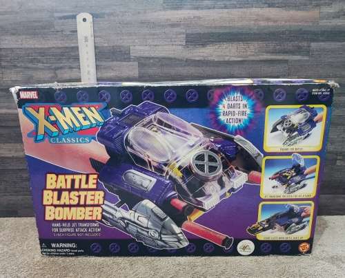 2000 ToyBiz Marvel`s X-Men Classics Battle Blaster Bomber Jet