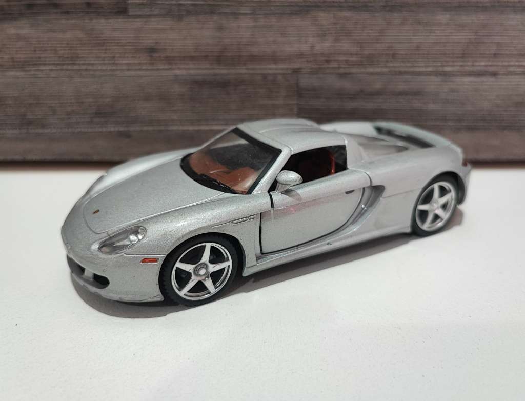 Porsche Carrera GT Model Car with Alarm