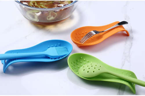 Silicone Spoon Rest Waterproof Cooking Tools Placemat Mat Rest for Dining Table FDA approve--red