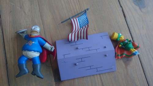 Simpsons Bart and Homer Diorama