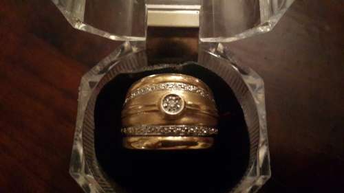 Ladies 3 in one 9ct diamond ring.