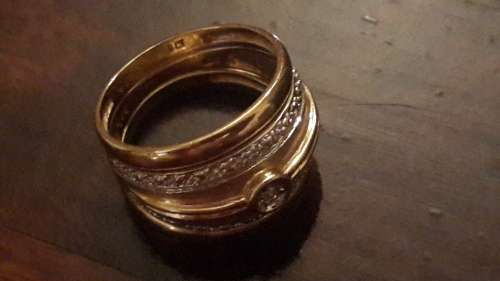 Ladies 3 in one 9ct diamond ring.