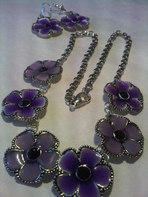 Awesome Costume jewellery -Necklace And Matching Earrings