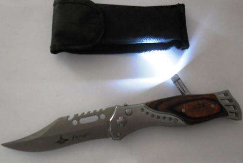 POCKET KNIFE WITH TORCH