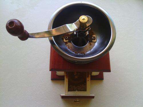 COFFEE GRINDER (BROWN)