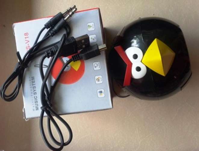 ANGRY BIRDS MULTIFUNCTION MUSIC SYSTEM - BLACK