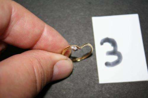 STUNNING 9CT GOLD RING