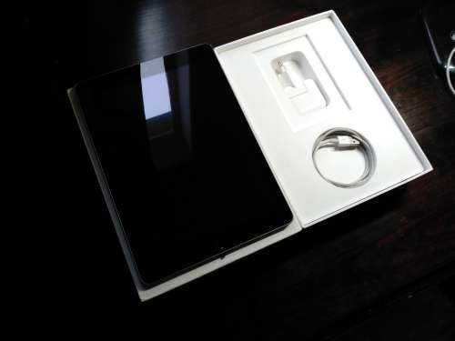 Apple iPad 5th Generation (2017) 32GB WIFI Space Grey ***Brand New Condition***