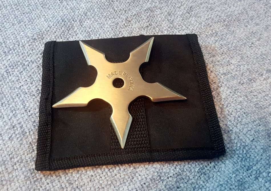 New 5 Pointed Shuriken (Ninja Throwing Star) with carry case