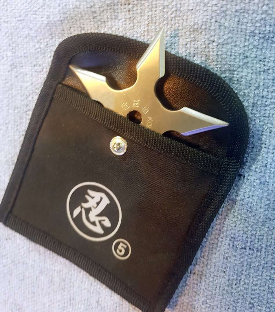 New 5 Pointed Shuriken (Ninja Throwing Star) with carry case