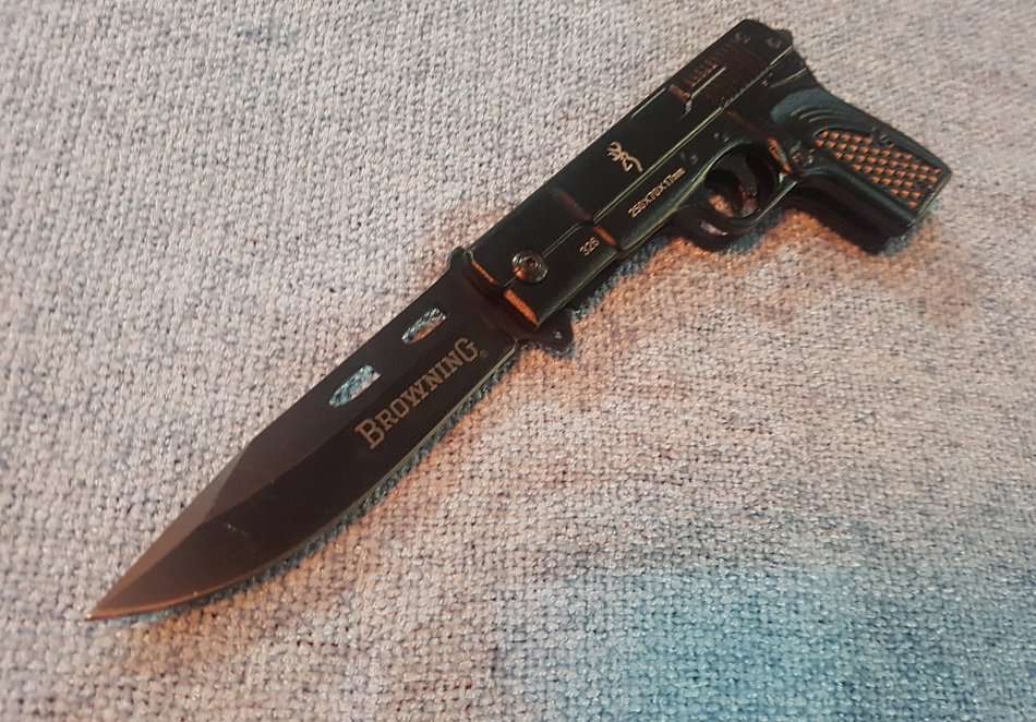 New Assisted-Opening Novelty Gun-Style Pocket Knife (with cover) *no box*