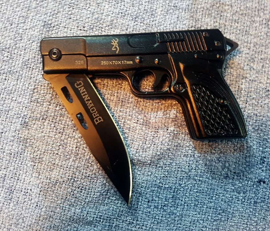 New Assisted-Opening Novelty Gun-Style Pocket Knife (with cover) *no box*