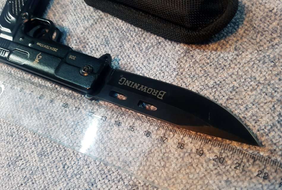 New Assisted-Opening Novelty Gun-Style Pocket Knife (with cover) *no box*