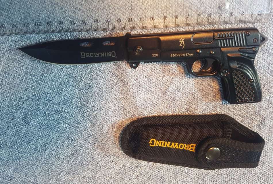 New Assisted-Opening Novelty Gun-Style Pocket Knife (with cover) *no box*