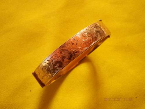 Stunning LW & G Lagarmic Bangle