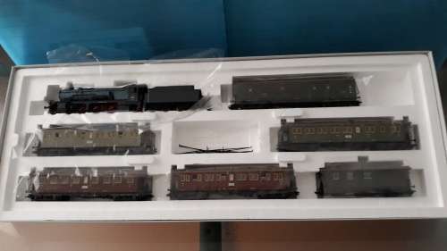 Marklin HO Gauge 26556 Württemberg Express Train (steam locomotive with 6 cars)