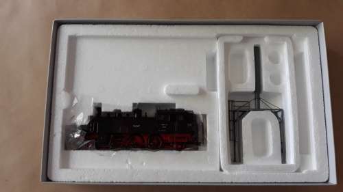 Marklin 37133 HO Gauge `Heizerlok` Steam Tank Locomotive with Heating Smoke Stack