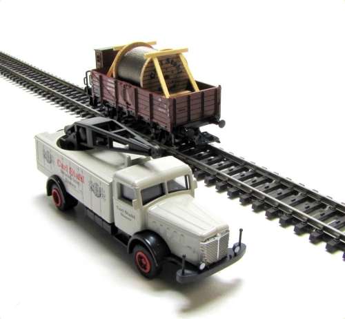 Marklin 48003 HO Gauge `Carl Stahl` Freight Wagon loaded with rope drum, with Bussing truck