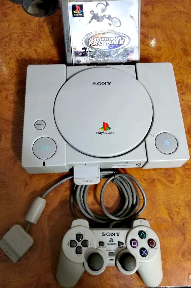 PLAYSTATION 1 CONSOLE (Original phat Excellent CONDITION)