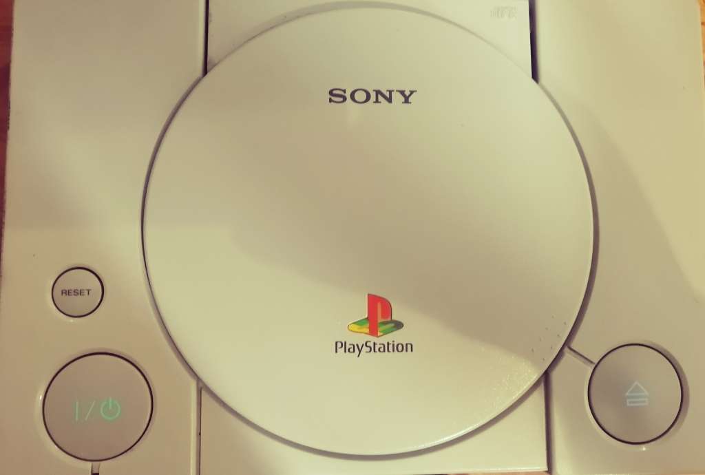 PLAYSTATION 1 CONSOLE (Original phat Excellent CONDITION)