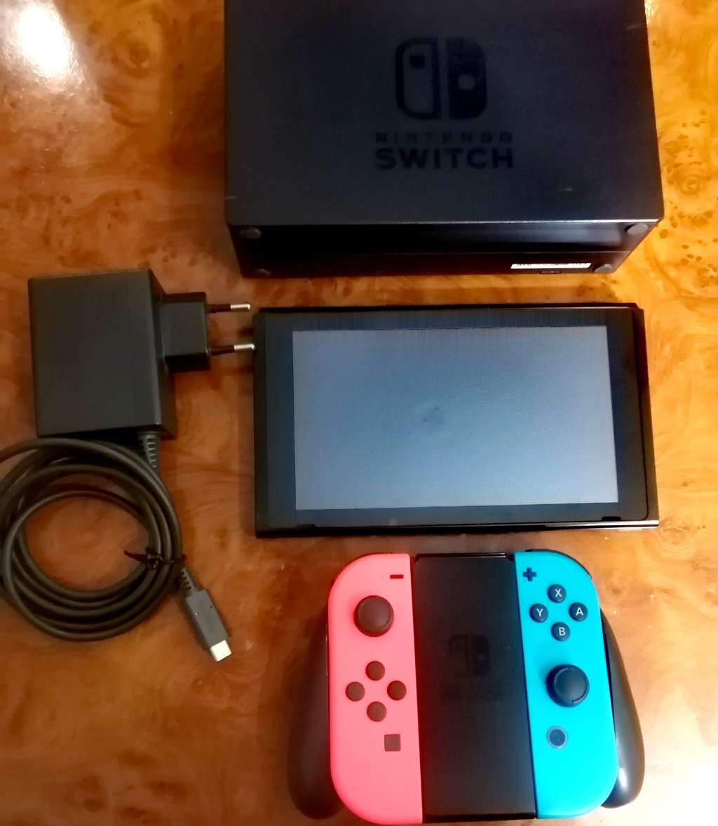 NINTENDO SWITCH