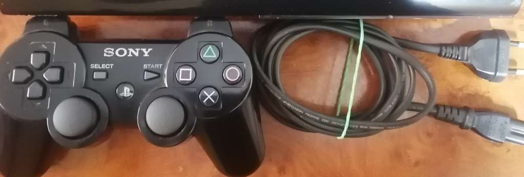 PLAYSTATION 3 500 GB CONSOLE