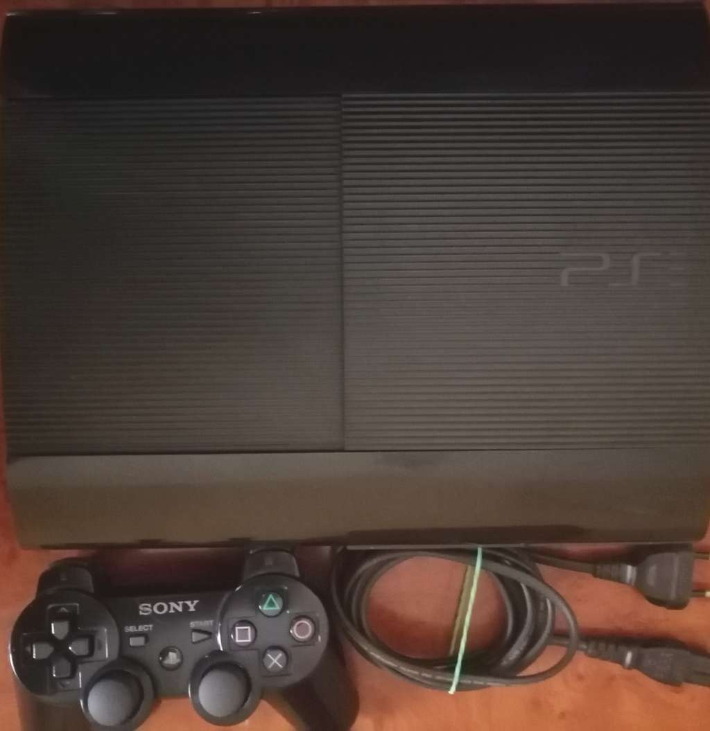 PLAYSTATION 3 500 GB CONSOLE