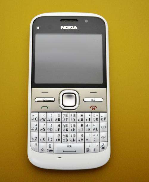 *** NOKIA E5 SMARTPHONE*** WHITE ONE OF A KIND*** BARGAIN !!!