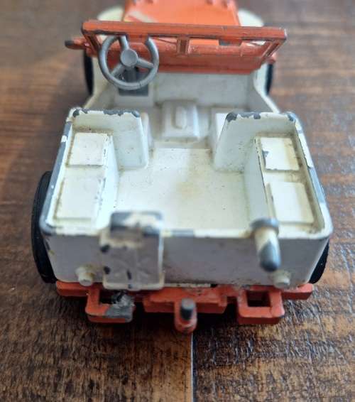 vintage britains jeep 1976 and included is  britains 1982 orange cargo trailer