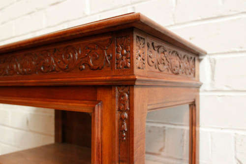 Renaissance Display cabinet in Walnut