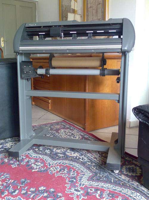 Signpal Jaguar II 610mm Vinyl Cutter Plotter with Stand and instructions