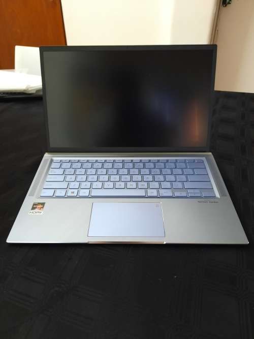 ASUS ZENBOOK 14"