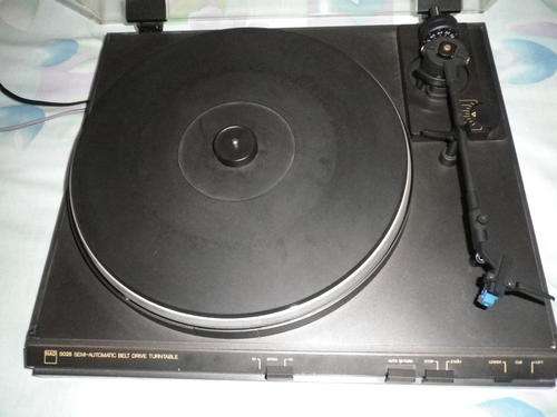 NAD Turntable
