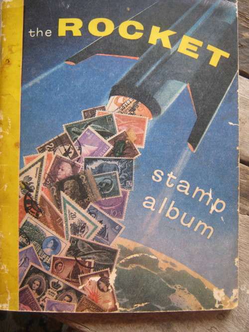 "THE ROCKET" STAMP ALBUM - APPROX 1650 MIXED WORLD STAMPS