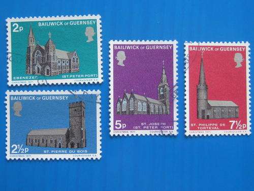 GUERNSEY - 1971 CHURCHES - SET OF 4 - UHR