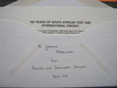 CRICKET HISTORY - FOLDER CONTAINING INTERESTING CRICKET MEMORABILIA