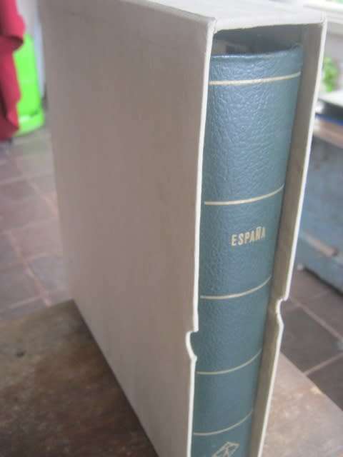 EMPTY LIGHTHOUSE STAMP ALBUM WITH SLIPCASE - SPAIN FROM 1936 TO 1965 - NO STAMPS