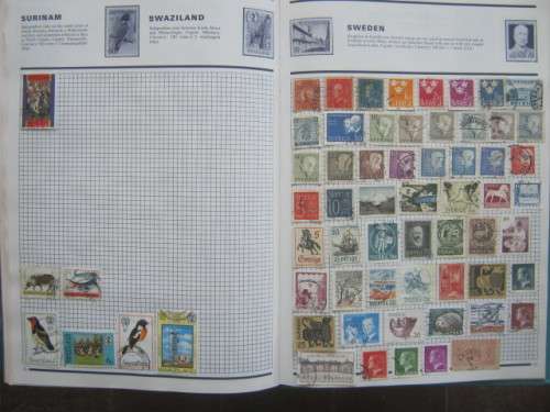 SG `WORLD COLLECTOR` STAMP ALBUM - MIXED WORLD - IN EXCESS OF 4000 STAMPS HERE - VERY GOOD CONDITION