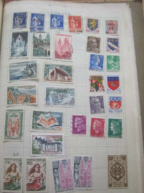SPRINGBACK STAMP ALBUM - MIXED WORLD A-F - APPROX 1500 STAMPS HINGED TO PAPER