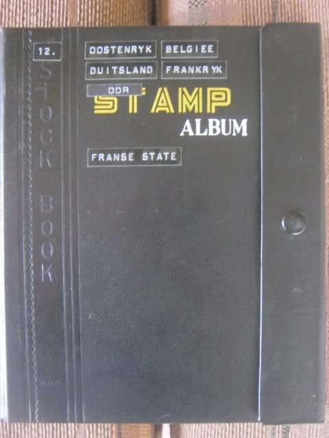 STAMP ALBUM - GOOD SELECTION OF MIXED EUROPE - APPROX 1000 STAMPS